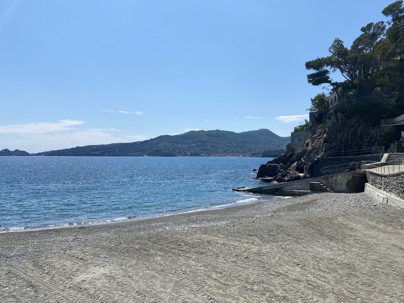 La spiaggia di Marina di Bardi e la costa